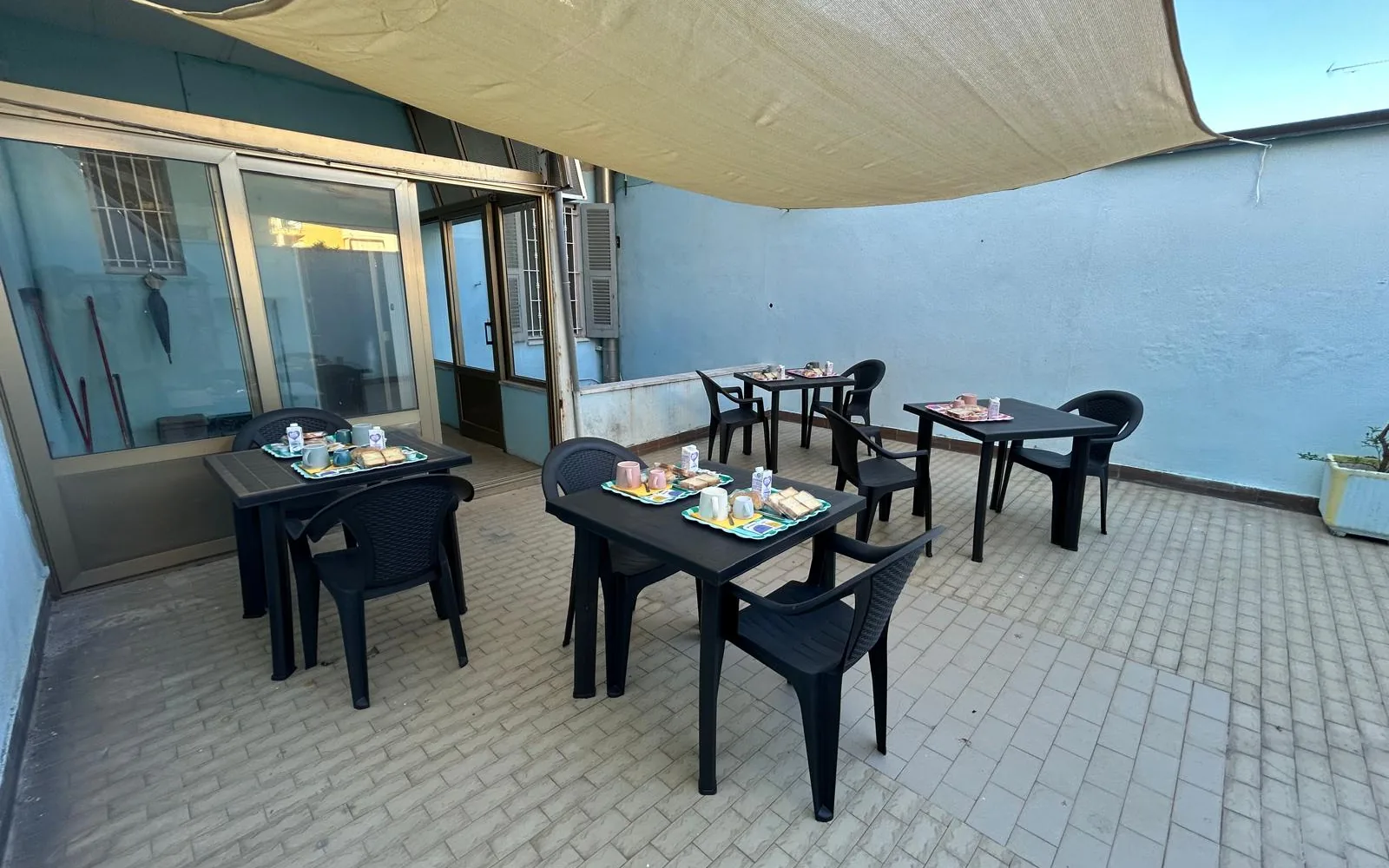 Camera con bagno privato — affittacamere vitruvio, Fano (foto 28)